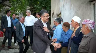 Hakkari Valisi Ali Çelik, Şemdinli'de Yol Çalışmalarını İnceledi
