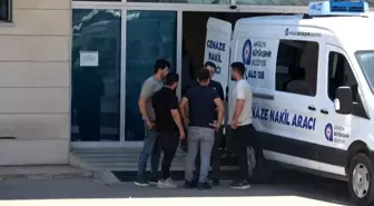 Antalya'da Üniversite Öğrencisi Kız Kardeşini 14 Bıçak Darbesiyle Öldüren Ağabey Gözaltında