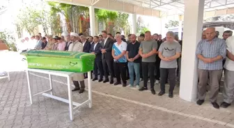 Bakan Bayraktar Teyzesinin Cenazesine Katıldı
