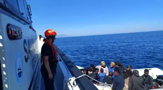 İzmir'de Düzensiz Göçmen Operasyonu: 16 Kişi Yakalandı