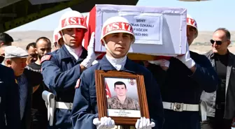 Pençe-Kilit Harekatı'nda şehit olan askerler memleketlerine uğurlandı