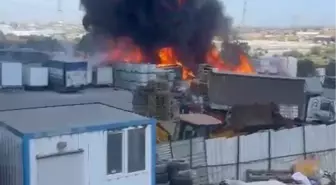 Tuzla'da Yangın: İtfaiye Müdahale Etti, Can Kaybı Yok