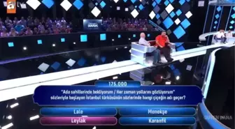 Ada sahillerinde bekliyorum / Her zaman yollarını gözlüyorum sözleriyle başlayan İstanbul türküsünün sözlerinde hangi çiçeğin adı geçer?