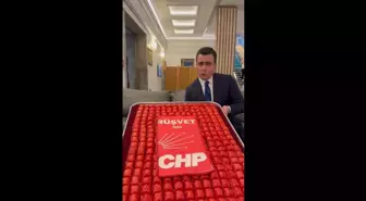 Osman Gökçek'ten Rüşvet Tepkisi: 'Rüşvet için CHP' Yazılı Baklava