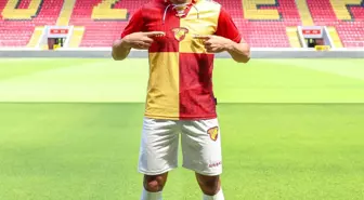 Göztepe'nin Yeni Transferi İbrahim Sabra, Vize Gecikmesi Nedeniyle Kampı Kaçırdı