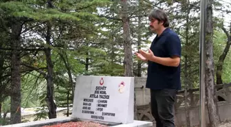 Haberlerden etkilendi 8 yılda 8 bin şehidin kabrini ziyaret etti