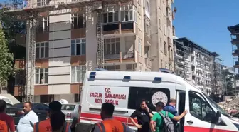 Kahramanmaraş'ta İnşaat Halindeki Binadan Moloz Düşmesi: 3 Çocuk Yaralandı