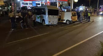 Rize'de Minibüs ile Ticari Araç Çarpıştı: 10 Yaralı