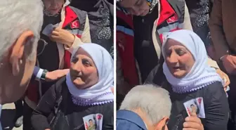 Şehit Celalettin Uyanık'ın annesi, Cumhurbaşkanı Erdoğan'a Kürtçe selam gönderdi