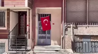 Pençe-Kilit Harekatı'nda şehit olan Piyade Sözleşmeli Er Ahmet Gültekin'in cenazesi Sultangazi'de defnedildi