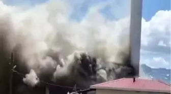 Trabzon'da Cami Yangını Kontrol Altına Alındı