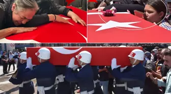 Türkiye kahramanlarını uğurluyor! Şehidin kızından herkesi ağlatan hareket