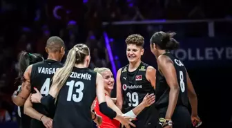 A Milli Kadın Voleybol Takımı, Hollanda'yı 3-0 Yenerek Finallere Katılım Sağladı