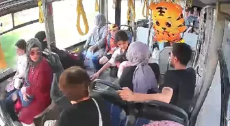 Isparta'da Otobüs Şoförü, Boğazına Cips Kaçan Bebeği Kurtardı