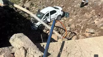 Diyarbakır'da Otomobil Köprüden Düştü: Sürücü Yaralı