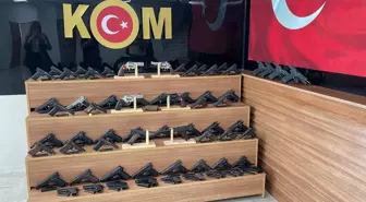Şanlıurfa'da 65 Ruhsatsız Tabanca Ele Geçirildi, 2 Şüpheli Tutuklandı