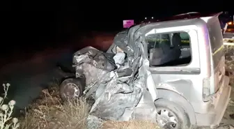 Bolu'da Geyiğe Çarpan Araç, Tavuk Yüklü Kamyonla Çarpıştı: 1 Ölü