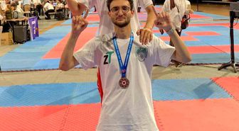 İzmir'de Kick Boks Şampiyonasında Kardeşler Başarı Elde Etti