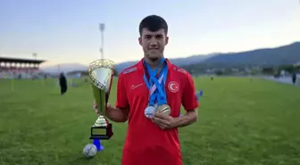 Muhammet Arif Çenesiz, Dünya Para Atletizm Grand Prix'sinde Türkiye'yi Gururlandırdı