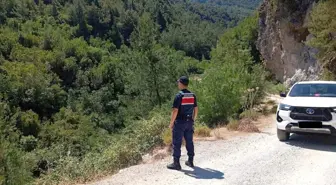 Kuşadası'nda Yasak Bölgeye Giren 12 Kişiye Cezai İşlem