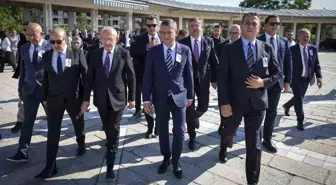 CHP Liderleri Cenaze Töreninde Bir Araya Geldi