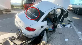 Traktöre çarpan otomobilde üsteğmen hayatını kaybetti, eşi ağır yaralı