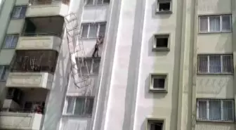 Adana'da İskelenin Halatı Koptu, İşçi Havada Asılı Kaldı