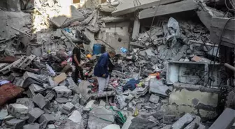 Gazze'de İsrail Bombardımanı: 33 Filistinli Hayatını Kaybetti