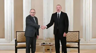 Aliyev ve Paşinyan Abu Dabi'de Barış Sürecini Görüşüyor