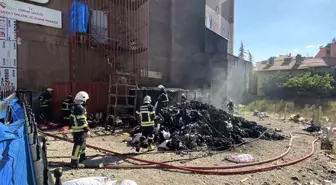 Çorum'da Tekstil Atıklarının Yangını Söndürüldü