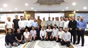 Diyanet İşleri Başkanı Erbaş, Türk Öğrencilerle Bir Araya Geldi
