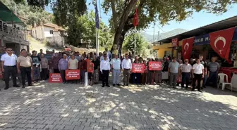 Milas'ta bölge halkından 'Zeytin ve madencilik birlikte mümkün' pankartı