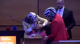 Atatürk Üniversitesi'nde Panel Sırasında Fenalaşma