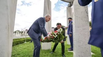 TBMM Başkanı Numan Kurtulmuş, Aliya İzzetbegoviç'in Kabrini Ziyaret Etti