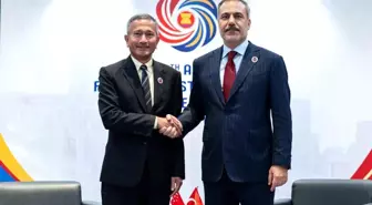 Hakan Fidan, ASEAN Dışişleri Bakanları Toplantısı'nda Singapur Bakanı ile Görüştü