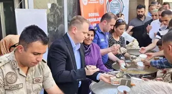 Muş'ta 3 Bin Kişiye Aşure İkramı