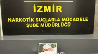 İzmir'de Uyuşturucu Operasyonu: 1,5 Kilo Kokain ve 2,5 Kilo Metamfetamin Ele Geçirildi