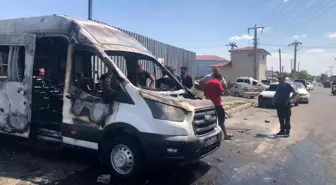 Nevşehir'de Kaynak Yaparken Minibüs Yangını