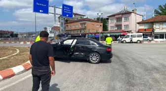 Samsun'da Otomobil ile Minibüs Çarpıştı