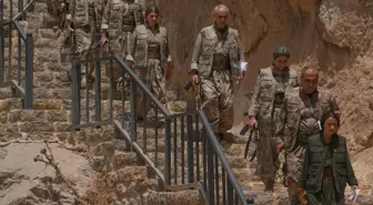 PKK'nın silahlarını imha edildiği törende kimler yar aldı? Bese Hozat da silahını yaktı