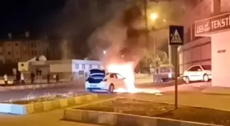 Ceylanpınar'da Yanan Otomobil Tartışmasına Karışan Kazada 3 Yaralı