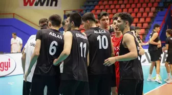 U19 Voleybol Milli Takımı, Kuzey Makedonya'yı 3-0 Mağlup Etti