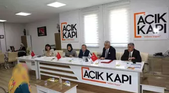 Kars Valisi Ziya Polat, Halk Günü Toplantılarıyla Vatandaşları Dinliyor