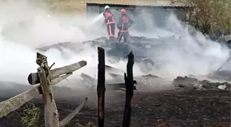 Sakarya'da Yaylada Yangın: 2 Ev ve 1 Ahır Kül Oldu