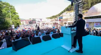 Bakan Kurum: 'Bugün bir yandan deprem bölgesinde 250 bin konutu teslim edip, 453 bin hedefine koşarken, diğer taraftan 81 ilimizde on binlerce...