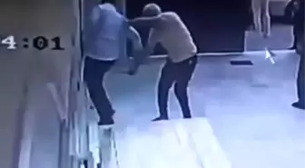 Mersin'de Müezzin Uyarı Yaptığı İçin Bıçaklandı