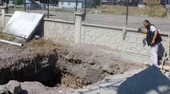Kayseri'de Foseptik Çukurunda Taş Düşmesi Sonucu İşçi Yaralandı