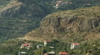 Kemaliye'de Wingsuit Atlayışı Nefes Kesti