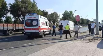 Kayseri'de Minibüs Kamyona Çarptı: 1 Yaralı