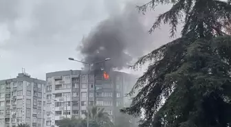 Samsun'da Bir Binanın En Üst Katında Yangın Çıktı